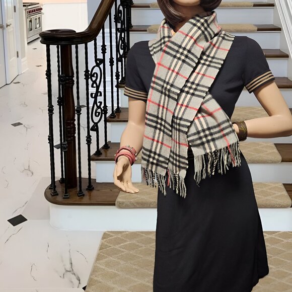 Burberry Novacheck Grey Cashmere Scarf - Picture 9 of 13